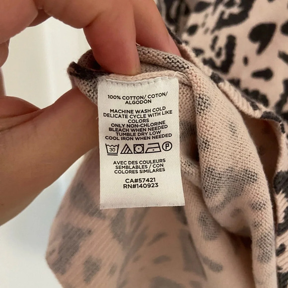 EUC | LOFT women’s leopard heart print soft scoop neck sweater — XS - Picture 6 of 7